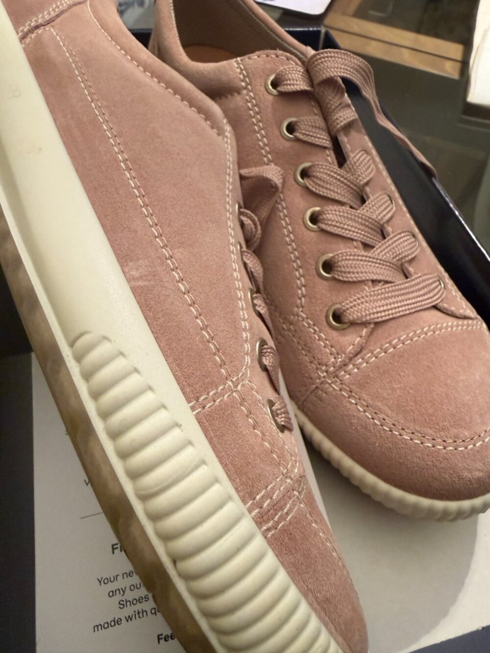 Legero Women's Comfort Sneakers – NEW in Box – Size 10.5